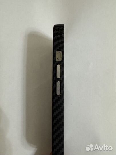 Карбоновый чехол iPhone 15 pro