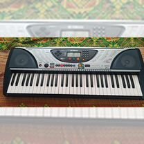 Продаю синтезатор Yamaha PSR-240