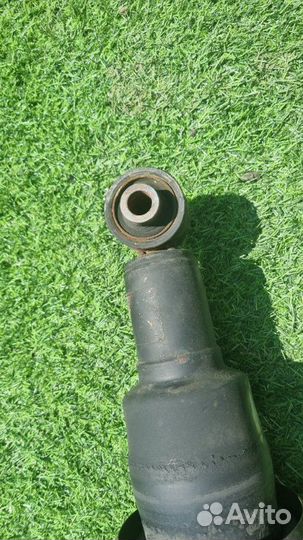 Пневмостойка задняя правая Toyota Crown Majesta