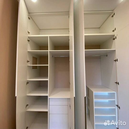 Шкаф с зеркалом