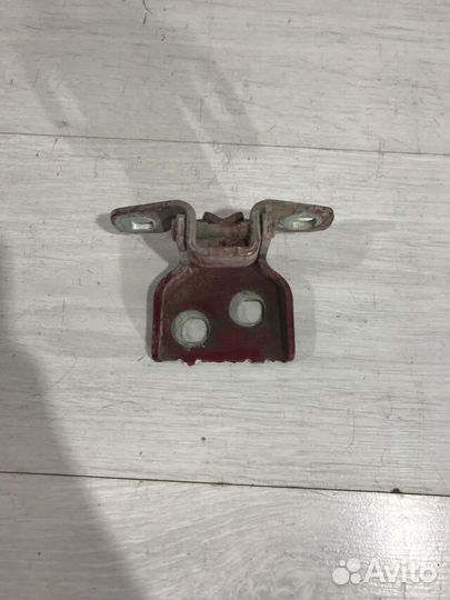 Петля двери зад лев низ renault sandero 1 1.6 мт