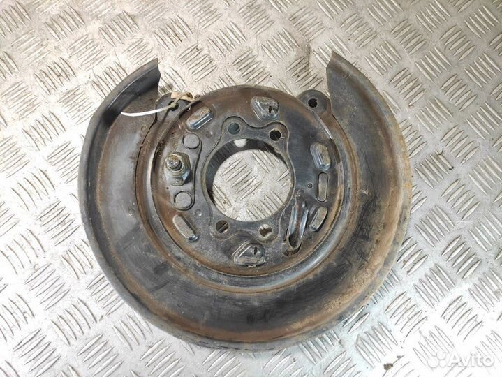 Щит опорный Subaru Outback B13