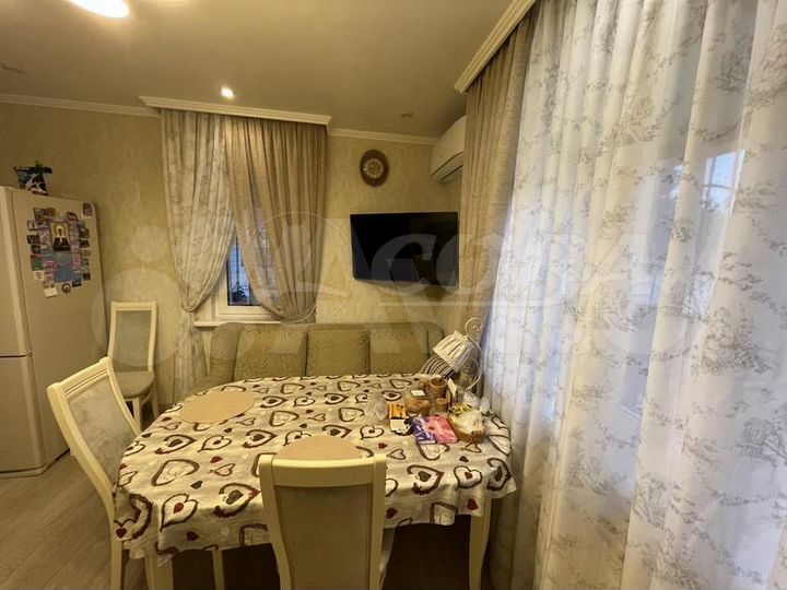 Коттедж 295 м² на участке 8 сот.