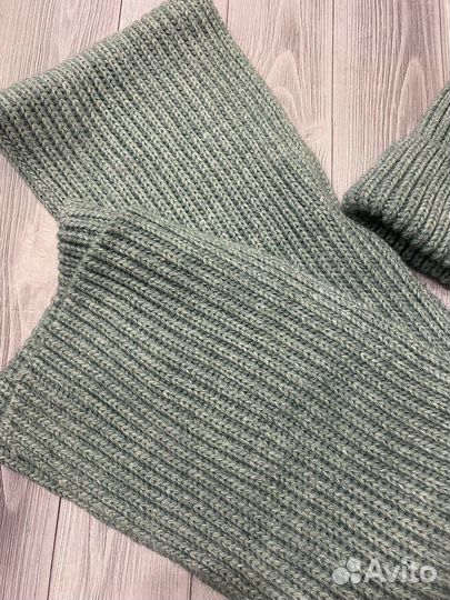 Шапка с шарфом и варежками