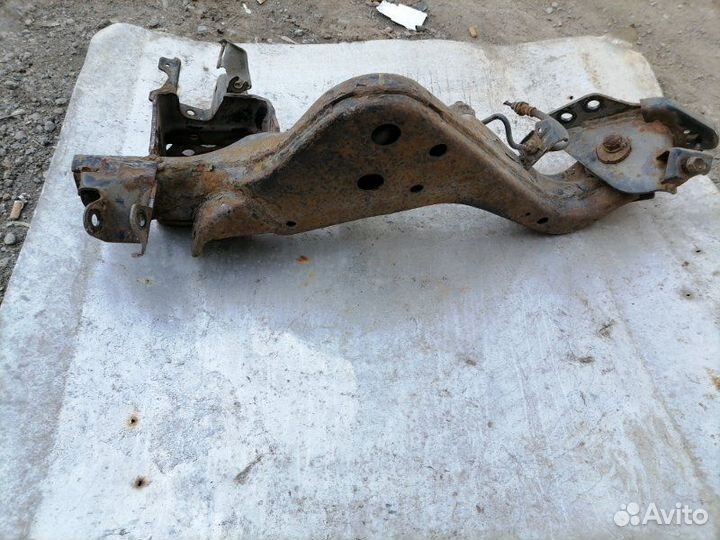 Рычаг подвески продольный задний левый Nissan