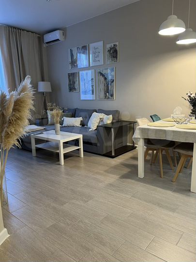 2-к. квартира, 55 м², 1/17 эт.