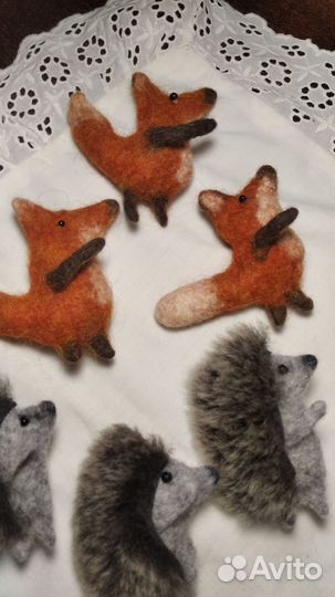 Брошка - брелок Лис валяная