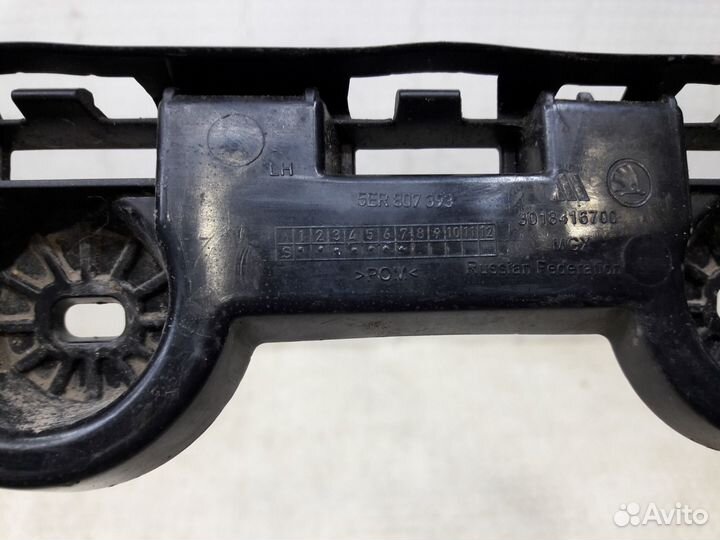 Кронштейн бампера задний левый Skoda Octavia A8