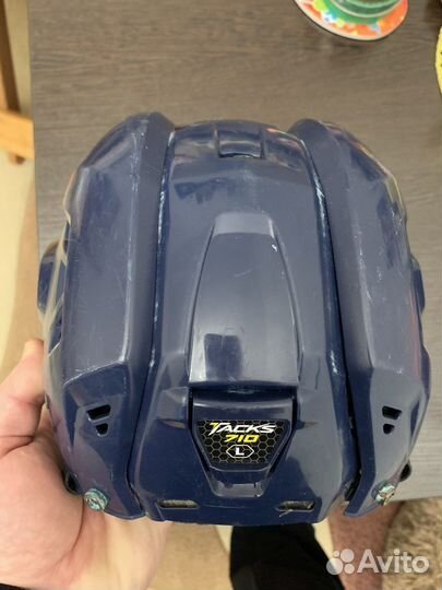 Хоккейный шлем