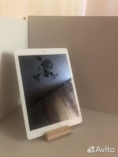 Два iPad air на запчасти а1475