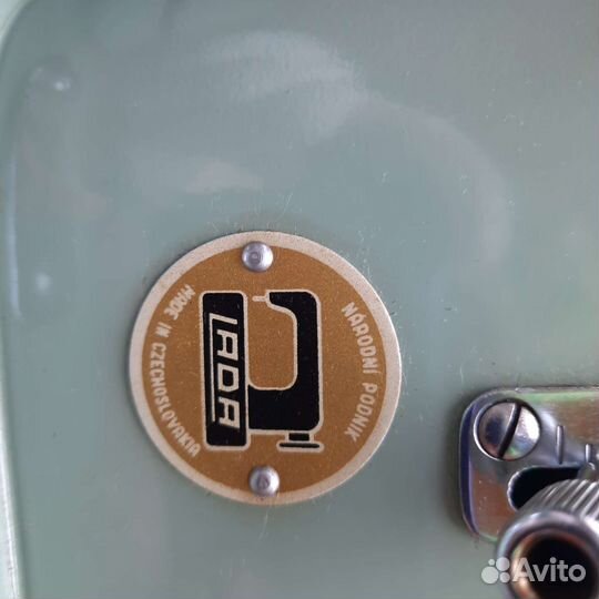 Швейная машинка LADA 236