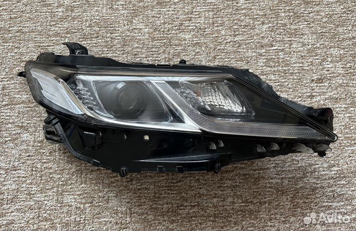 Фары передние/фонари задние Toyota Camry 70