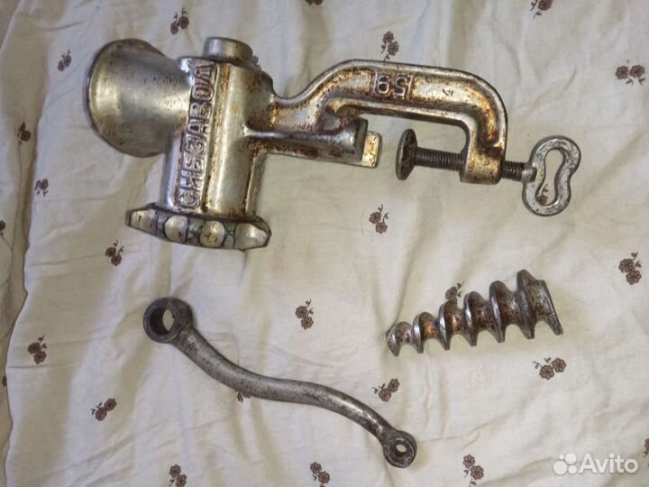 Запчасти для мясорубки (корпус, шнек и ручка)