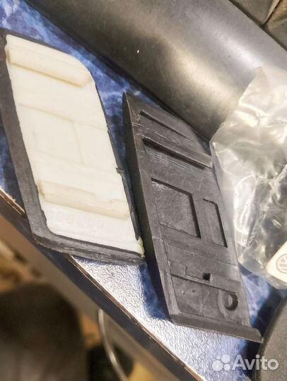 Молдинг крыла задний левый Audi 100 C4