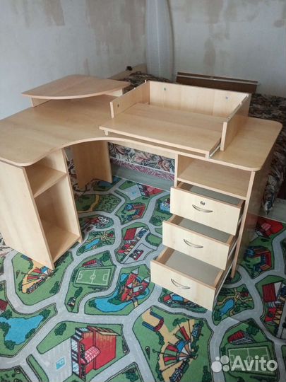 Компьютерный стол