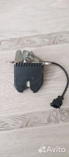 Змок багажника калина