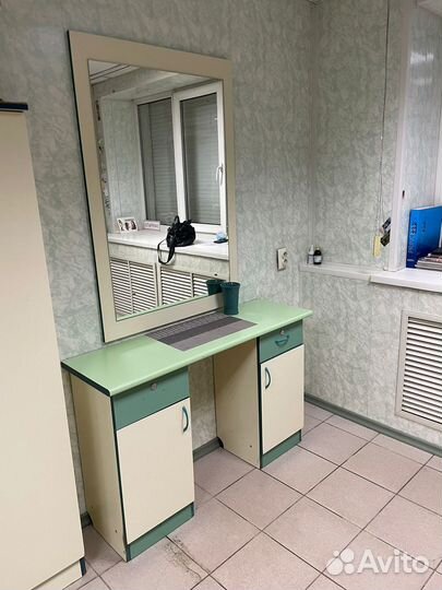 Парикмахерский стол