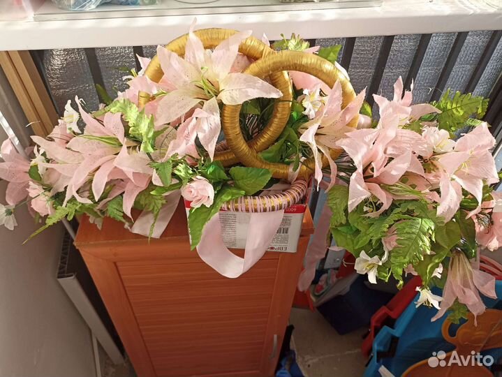 Свадебные Кольца с цветами на машину