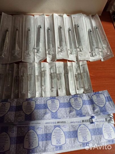 Шприцы инсулиновые.Примерно 150 шт