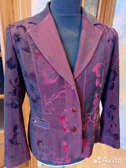 Пиджак женский размер 48, шёлк