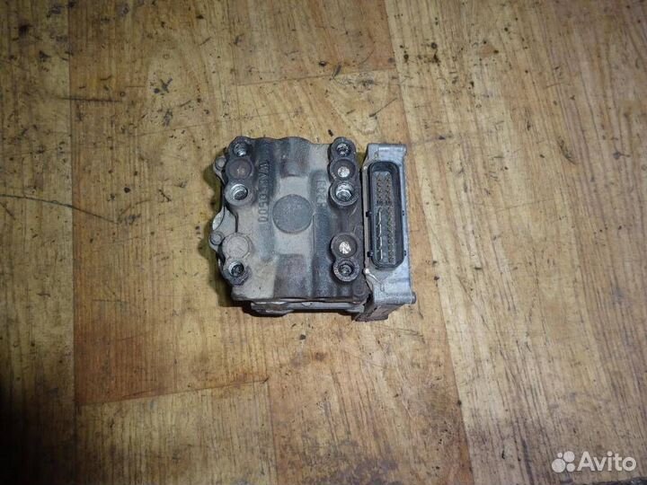 Блок ABS (насос) Ford Mondeo I 1993-1996