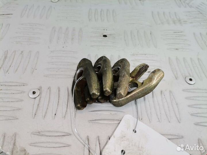 Крепление форсунки Mitsubishi Space Star 2002