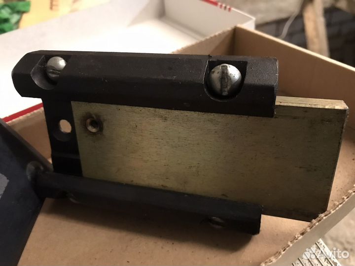 Цилиндровый нaклaдной зaмок