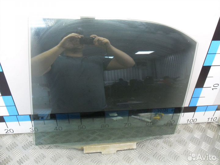 Б/У Стекло двери задней левой W202