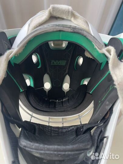 Хоккейный шлем