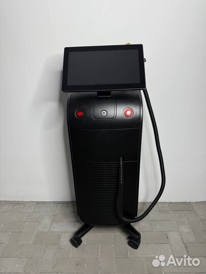 Soprano Titanium с 1 манипулой с сенсорным экраном (black 1600W)