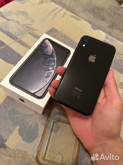 Телефон iPhone XR