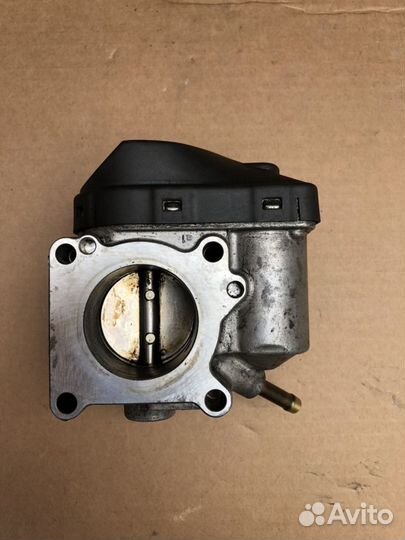 Дроссельная заслонка Фольксваген Гольф 4 1,4л