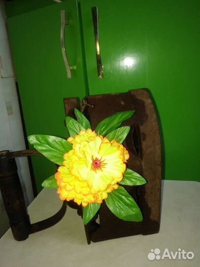 Утюг чугунный старинный