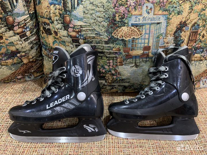 Коньки ледовые р.30-33; р35