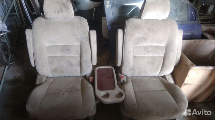 Сиденья комплект на toyota alphard MNH15