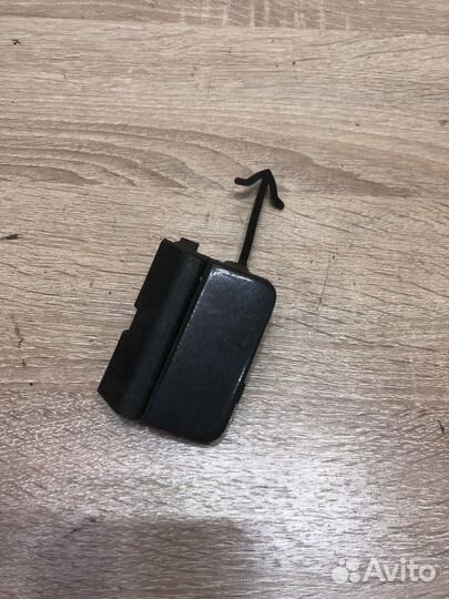 Заглушка буксировочная передняя правая VW Туарег 2