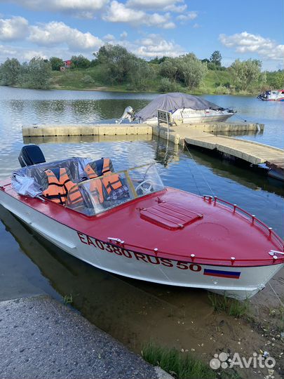 Моторная лодка
