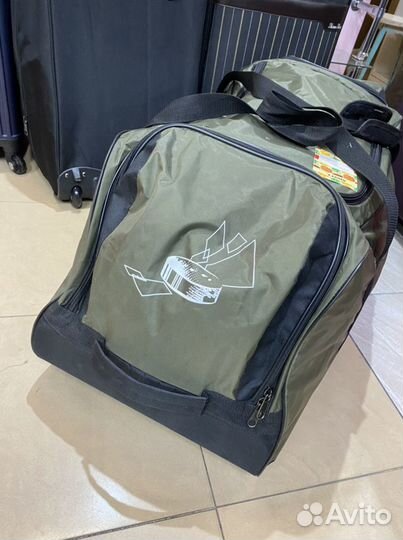 Сумка хоккейная на колесах новая