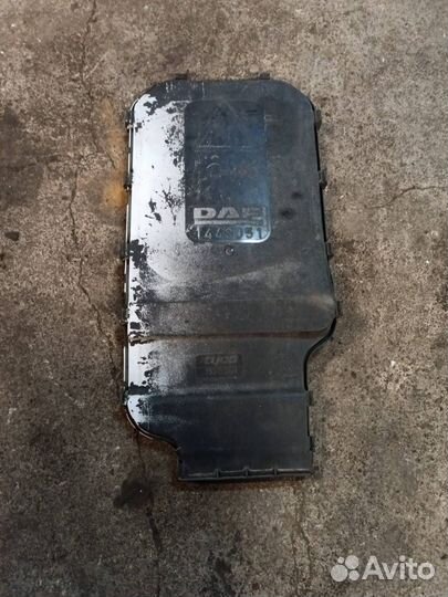 Крышка блока предохранителей переднего DAF XF 105