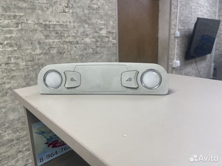 Плафон освещения салона Ауди Ку7 А6 С6