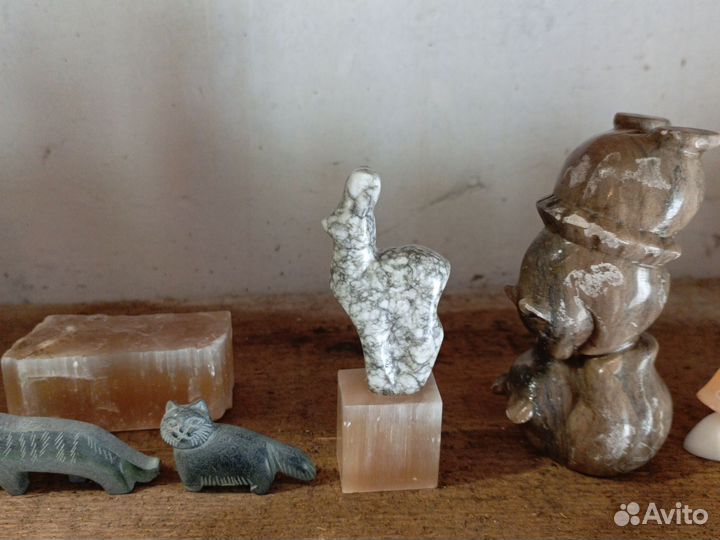 Фигурки из камня