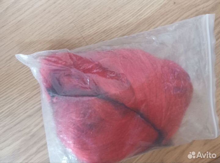 Парик красный