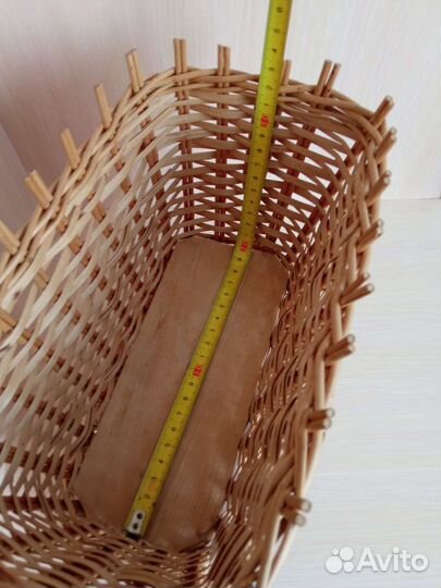 Плетёная корзина с ручкой