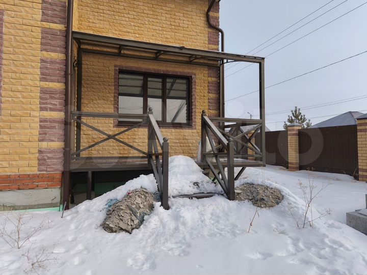 Дом 163 м² на участке 15 сот.