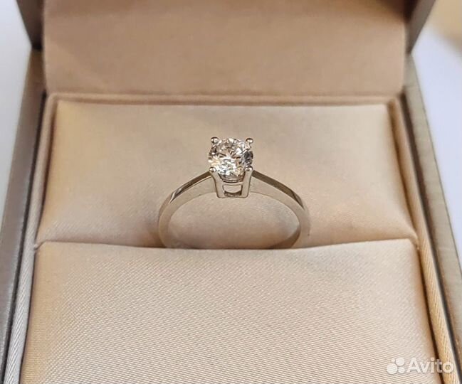 Золотое кольцо с бриллиантом 0,52 ct