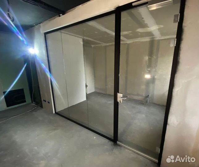 Стеклянные двери / Стеклянные перегородки