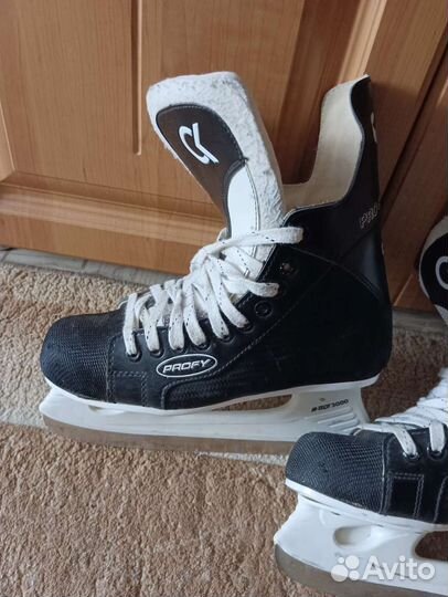 Коньки хоккейные 40 размер