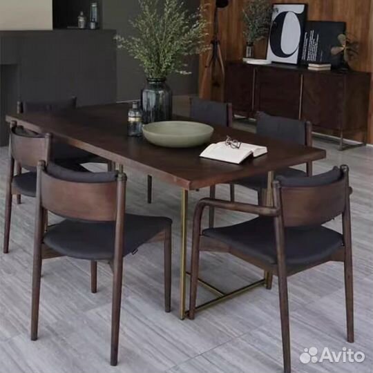 Дизайнерские столы для интерьера