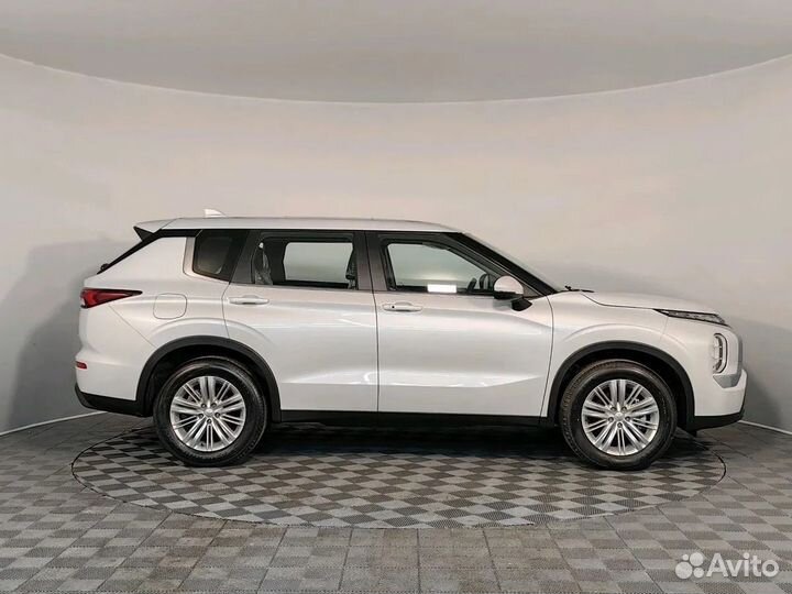 Mitsubishi Outlander 1.5 CVT, 2023