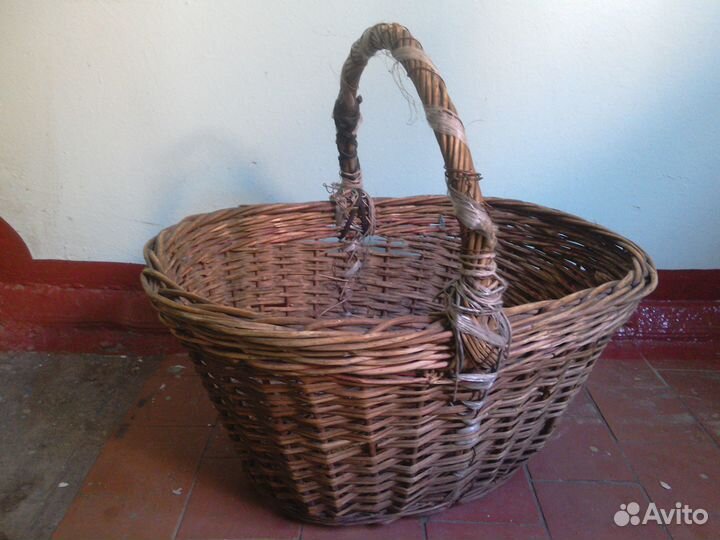 Корзина плетеная б/у для грибов и ягод